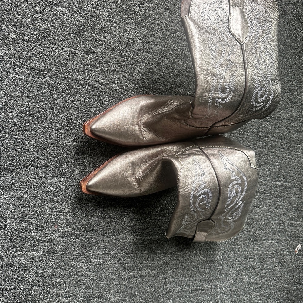 Elegant Silver Western Boots (real Mexican leather)